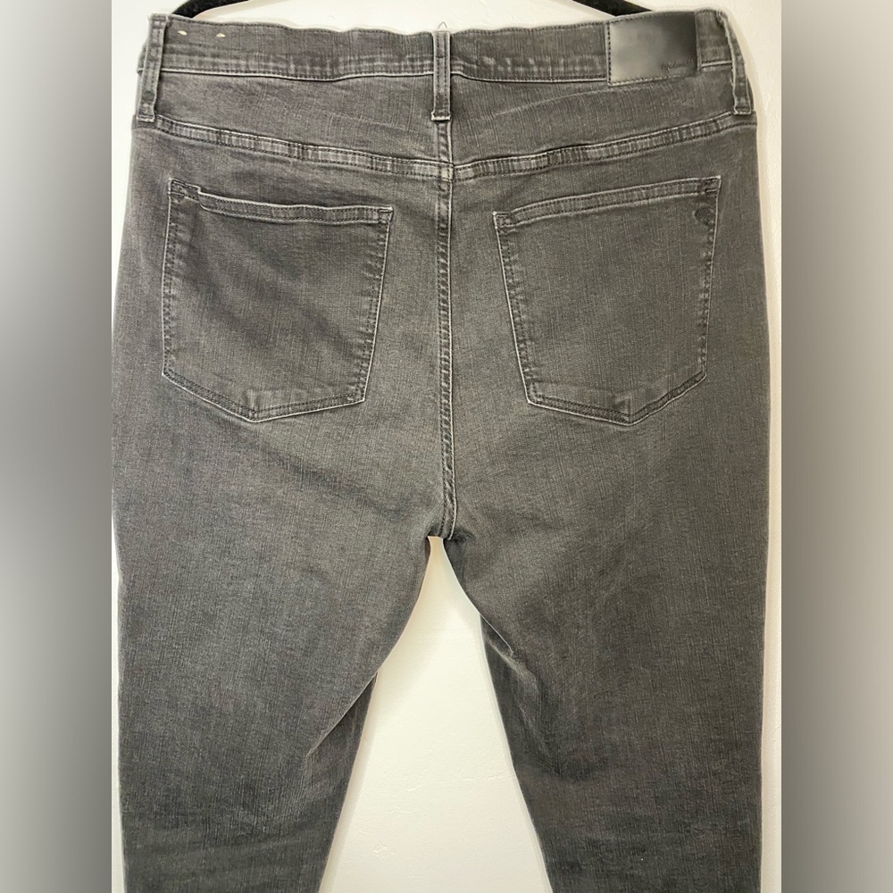 Madewell 10" High-Rise Skinny Jeans in Berkeley Black: Button-Through Edition - Picture 10 of 10